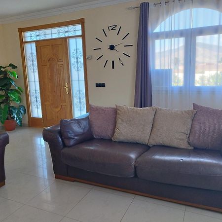 Villa Casa Del Sol 3 Bedroom Villa With Private Solar Covered 12M X 6M Pool Minimum Stay 7 Nights Chromecast And Wifi Throughout The Property Triquivijate 외부 사진