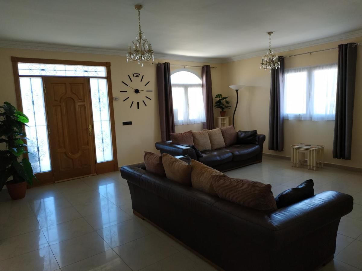 Villa Casa Del Sol 3 Bedroom Villa With Private Solar Covered 12M X 6M Pool Minimum Stay 7 Nights Chromecast And Wifi Throughout The Property Triquivijate 외부 사진