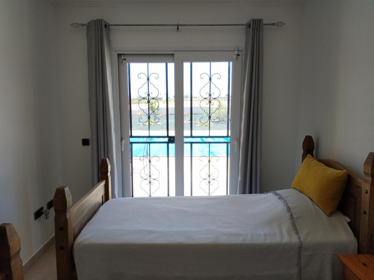 Villa Casa Del Sol 3 Bedroom Villa With Private Solar Covered 12M X 6M Pool Minimum Stay 7 Nights Chromecast And Wifi Throughout The Property Triquivijate 외부 사진