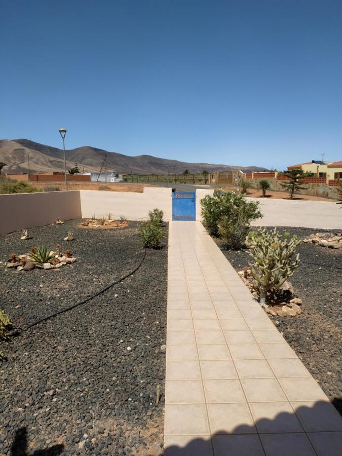 Villa Casa Del Sol 3 Bedroom Villa With Private Solar Covered 12M X 6M Pool Minimum Stay 7 Nights Chromecast And Wifi Throughout The Property Triquivijate 외부 사진