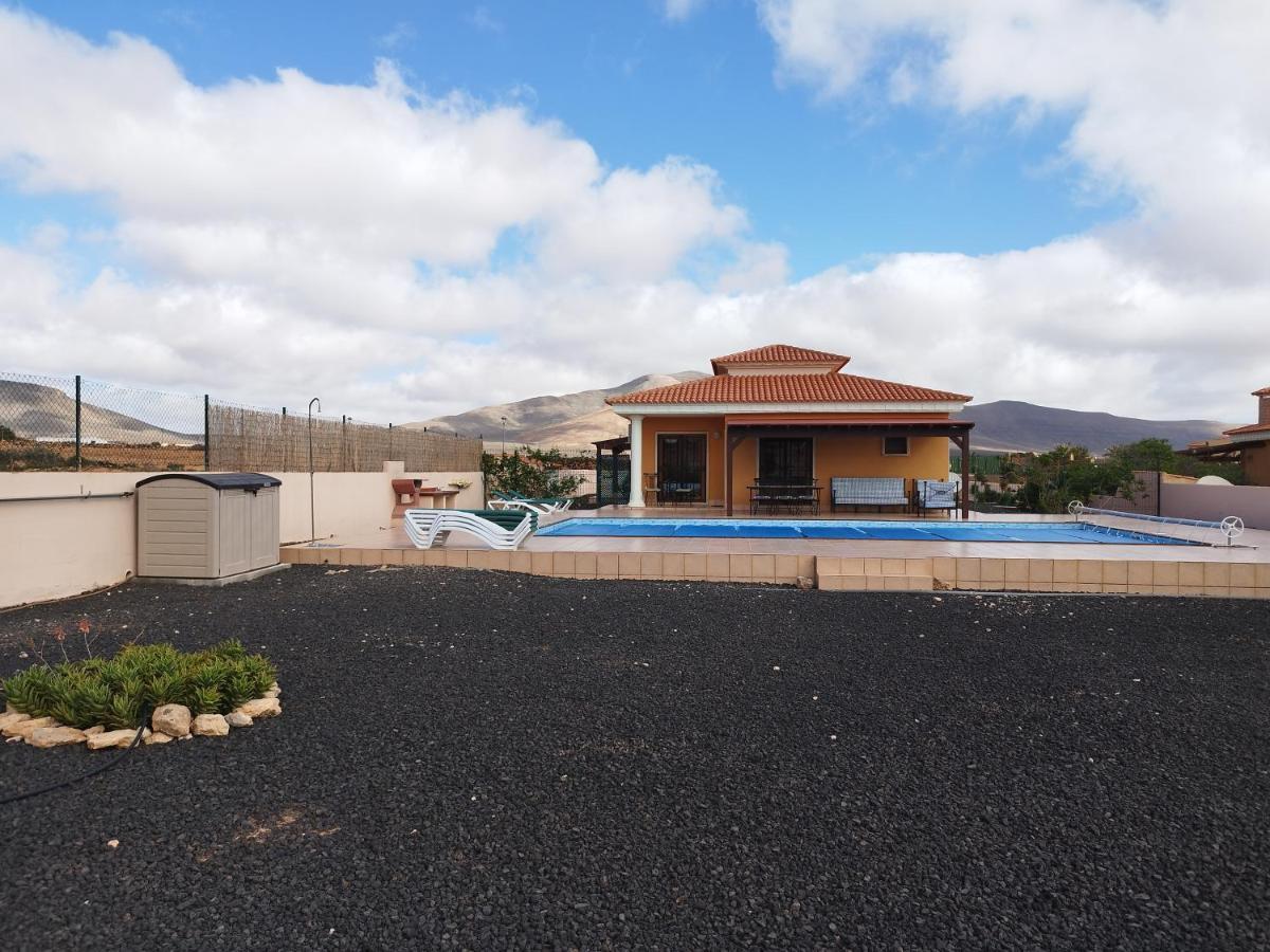 Villa Casa Del Sol 3 Bedroom Villa With Private Solar Covered 12M X 6M Pool Minimum Stay 7 Nights Chromecast And Wifi Throughout The Property Triquivijate 외부 사진
