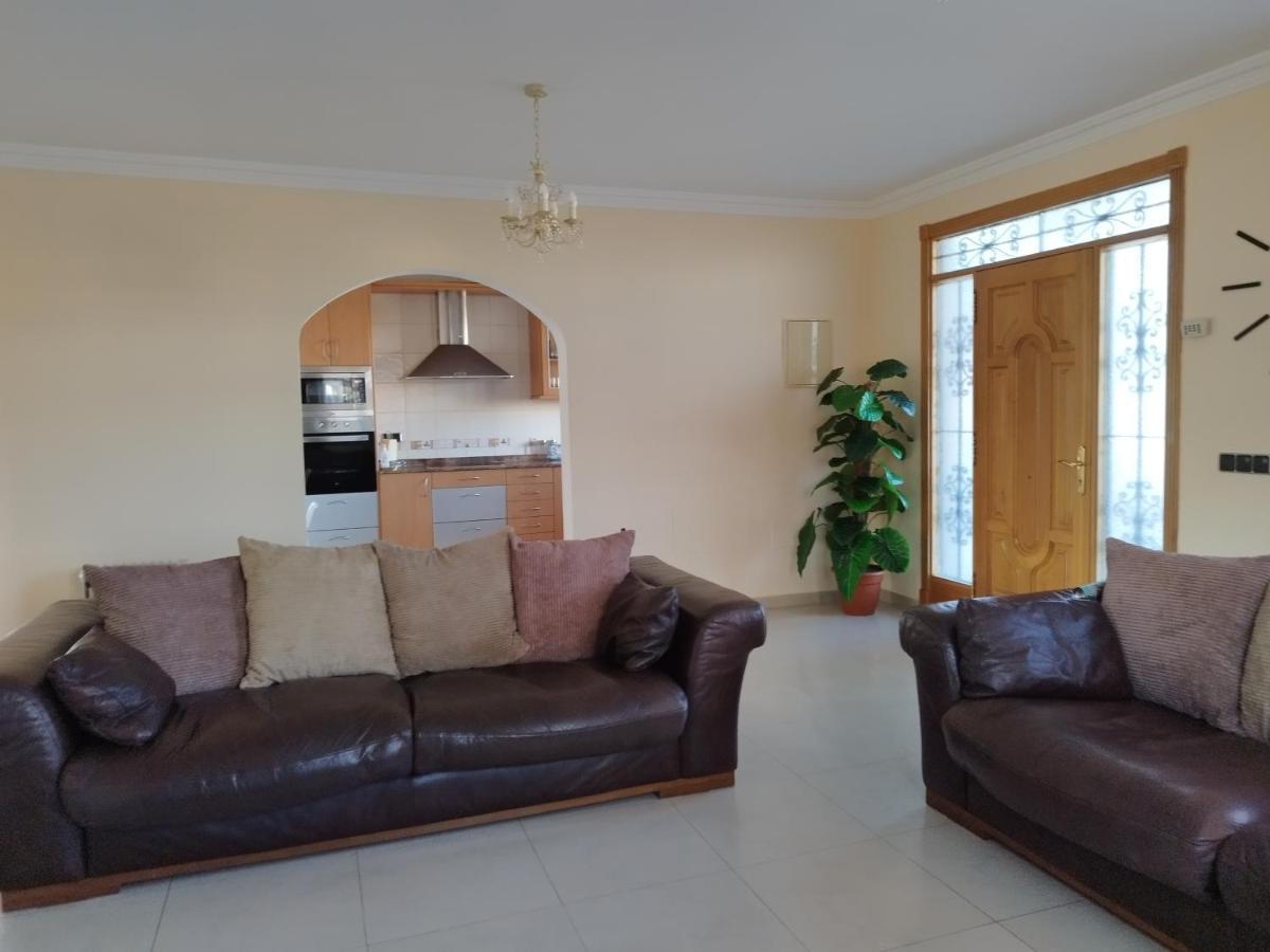 Villa Casa Del Sol 3 Bedroom Villa With Private Solar Covered 12M X 6M Pool Minimum Stay 7 Nights Chromecast And Wifi Throughout The Property Triquivijate 외부 사진