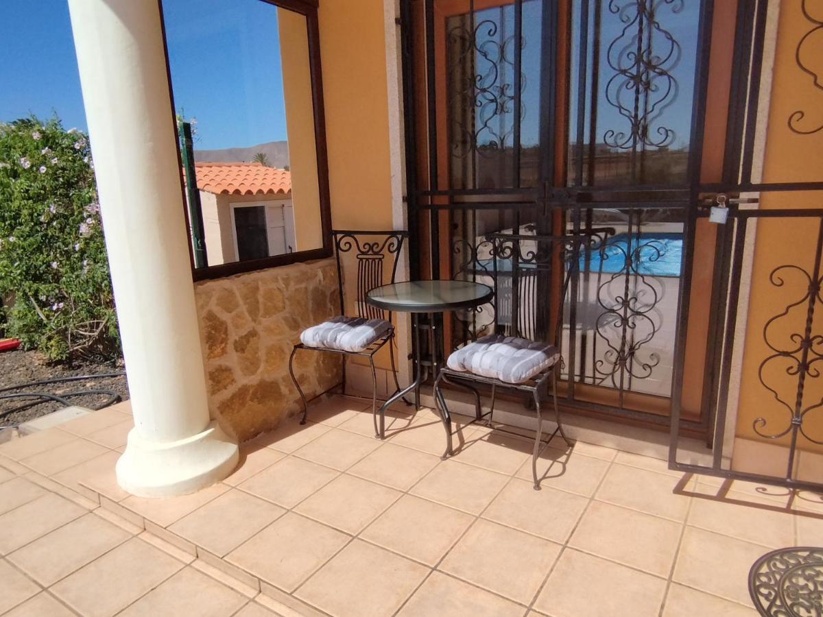 Villa Casa Del Sol 3 Bedroom Villa With Private Solar Covered 12M X 6M Pool Minimum Stay 7 Nights Chromecast And Wifi Throughout The Property Triquivijate 외부 사진
