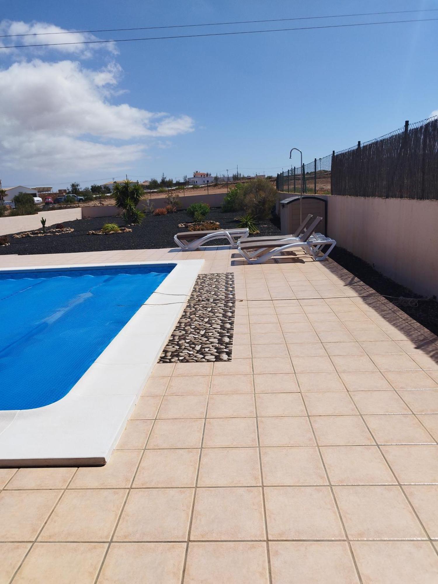 Villa Casa Del Sol 3 Bedroom Villa With Private Solar Covered 12M X 6M Pool Minimum Stay 7 Nights Chromecast And Wifi Throughout The Property Triquivijate 외부 사진
