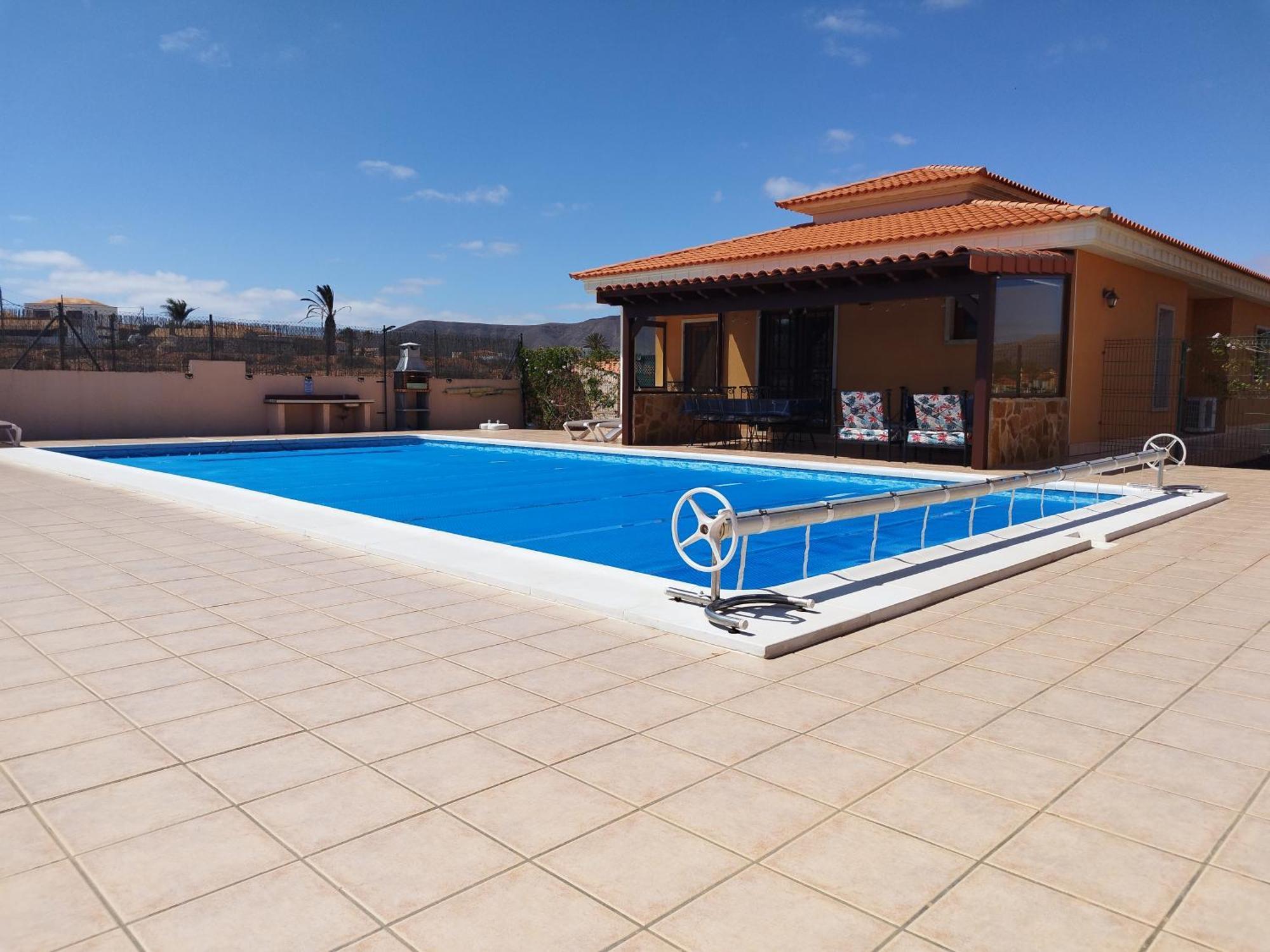 Villa Casa Del Sol 3 Bedroom Villa With Private Solar Covered 12M X 6M Pool Minimum Stay 7 Nights Chromecast And Wifi Throughout The Property Triquivijate 외부 사진