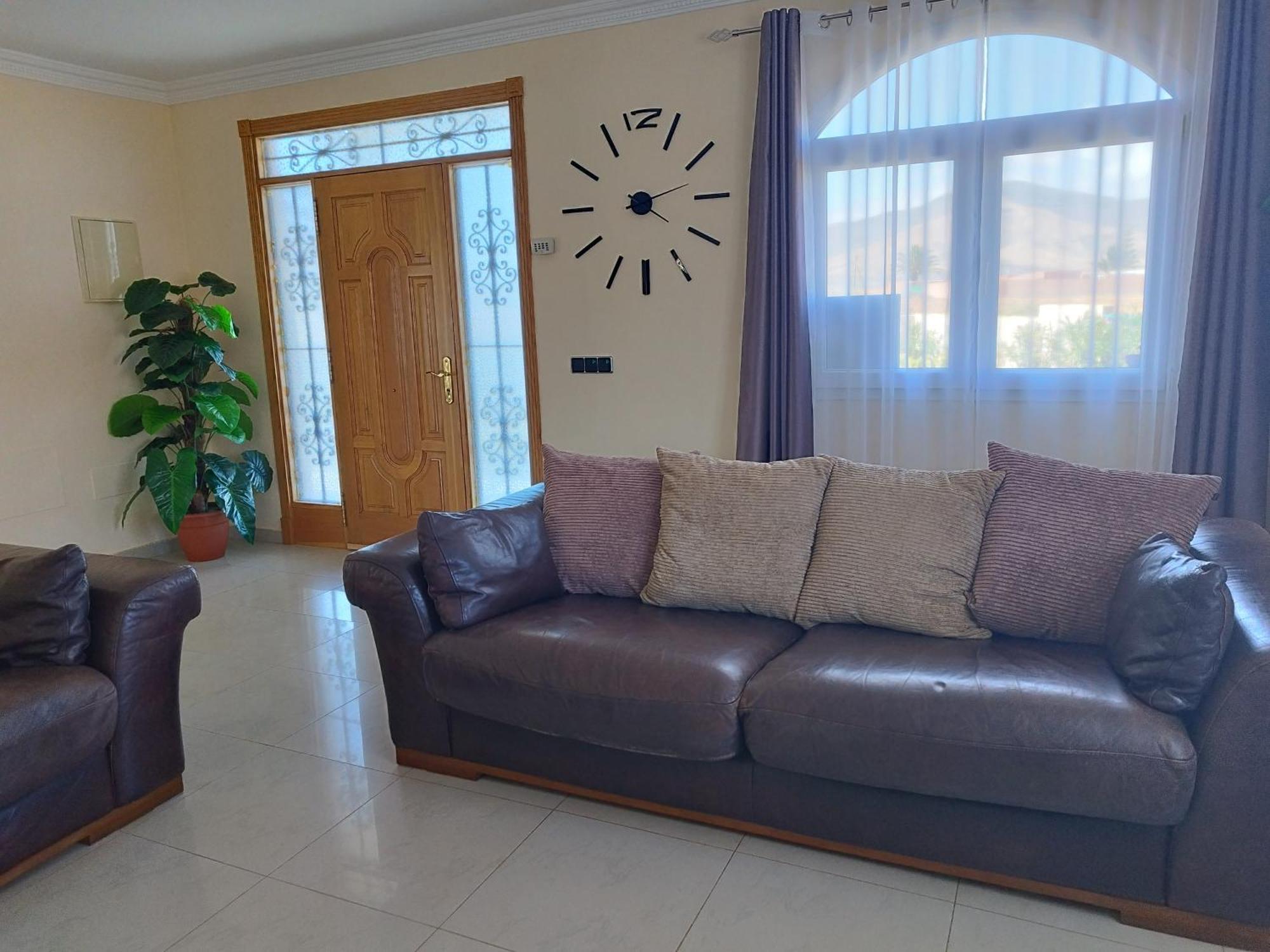 Villa Casa Del Sol 3 Bedroom Villa With Private Solar Covered 12M X 6M Pool Minimum Stay 7 Nights Chromecast And Wifi Throughout The Property Triquivijate 외부 사진