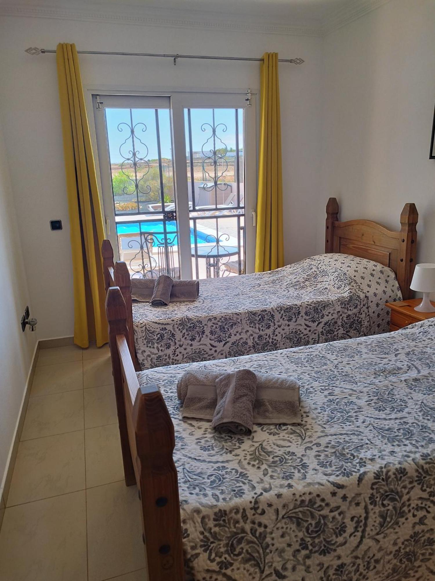 Villa Casa Del Sol 3 Bedroom Villa With Private Solar Covered 12M X 6M Pool Minimum Stay 7 Nights Chromecast And Wifi Throughout The Property Triquivijate 외부 사진