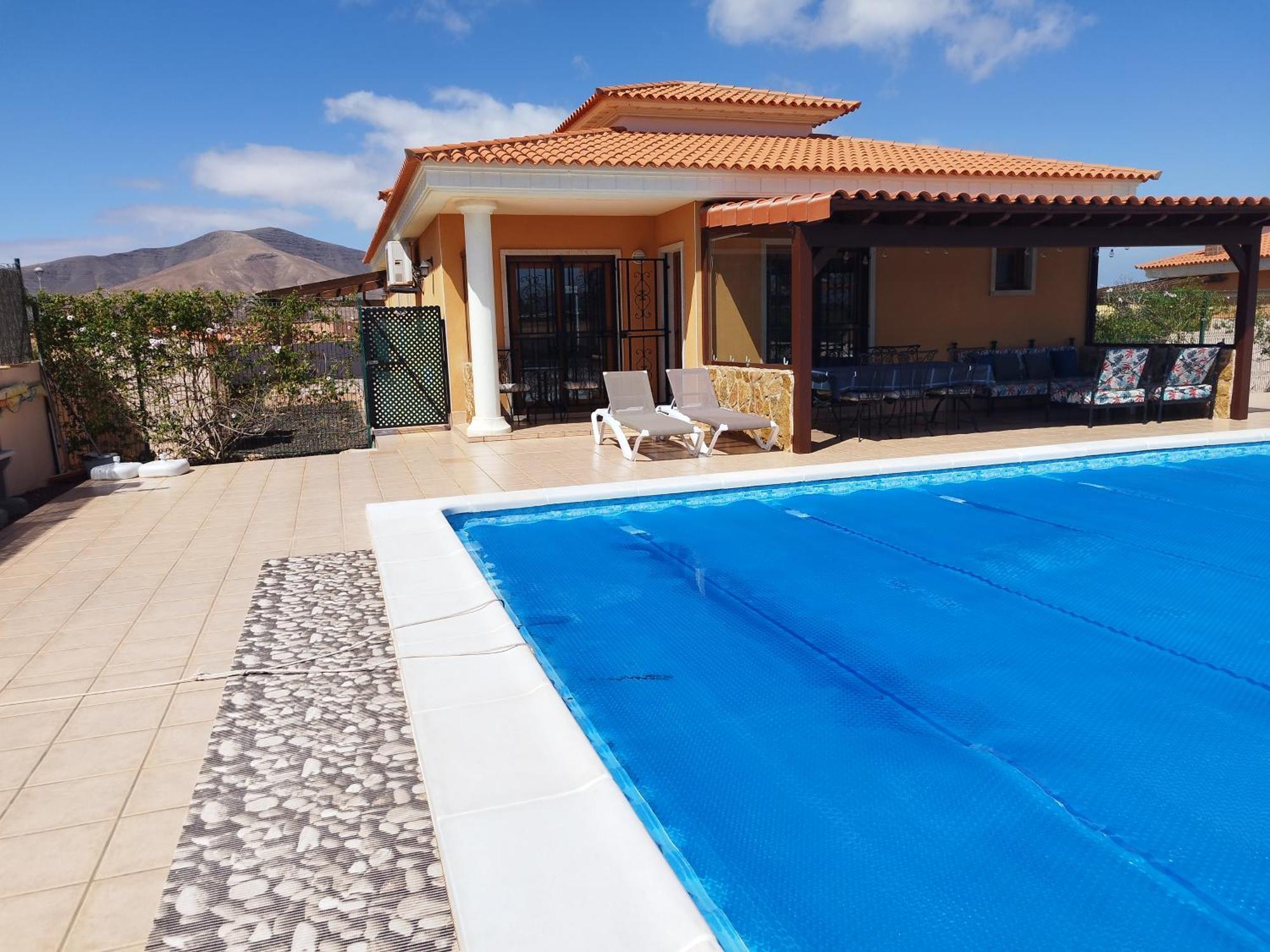 Villa Casa Del Sol 3 Bedroom Villa With Private Solar Covered 12M X 6M Pool Minimum Stay 7 Nights Chromecast And Wifi Throughout The Property Triquivijate 외부 사진